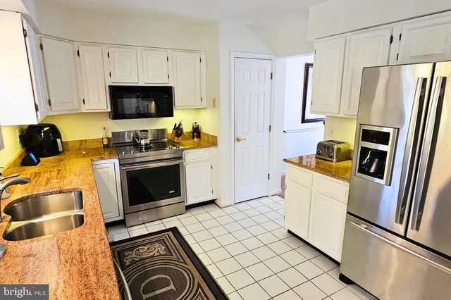 $3,450 | 908 Berwick Drive, Annapolis, MD 21403