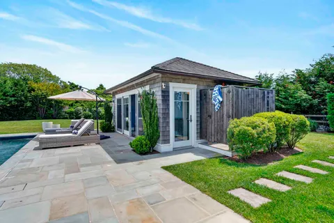 $6,595,000 | 17 Town Lot Road, Edgartown, MA 02539