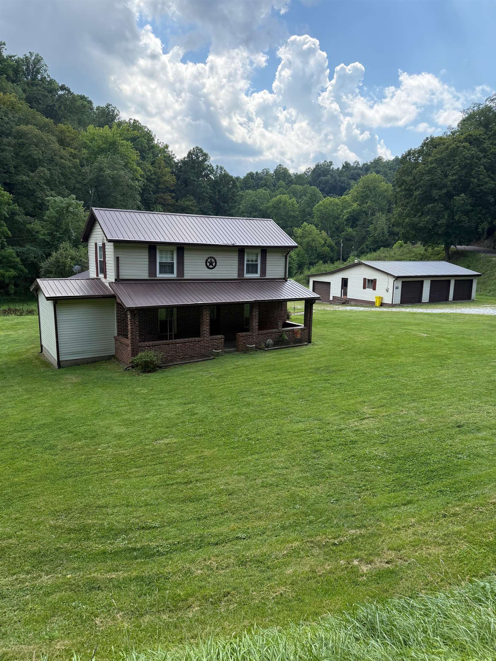 731 McComas Branch Road Milton, WV 25541 - Photo 5 of 31 Gallery Image 5