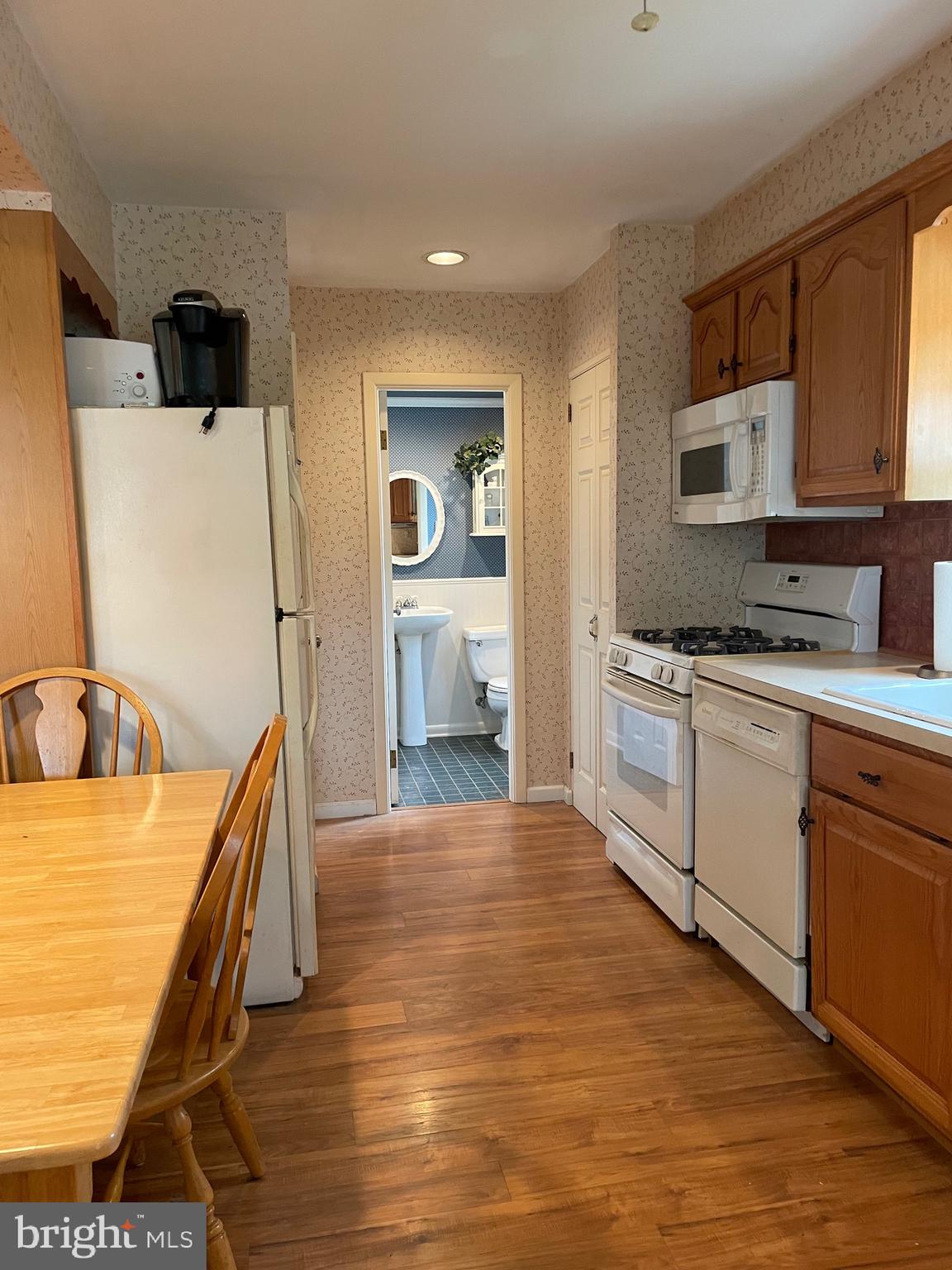 1226 Jennifer Road Philadelphia, PA 19116 - Photo 3 of 49