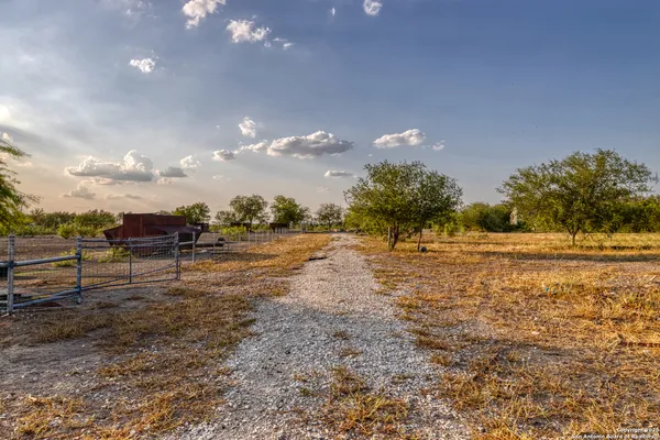 $795,000 | 3936 Farm To Market Road 1052, Uvalde, TX 78801