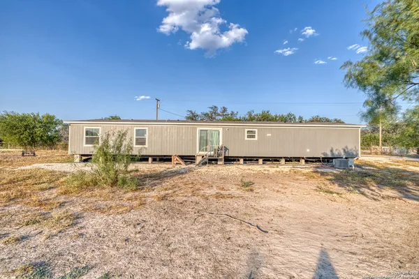 $795,000 | 3936 Farm To Market Road 1052, Uvalde, TX 78801