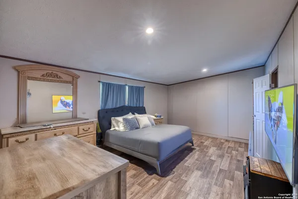 $795,000 | 3936 Farm To Market Road 1052, Uvalde, TX 78801