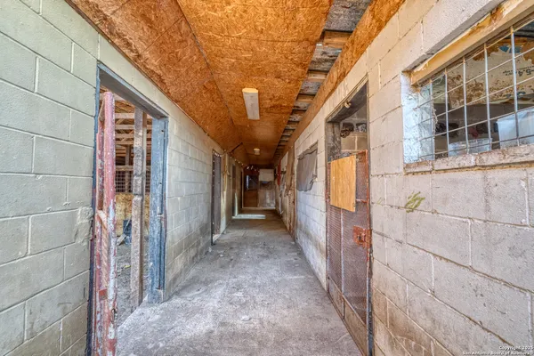 $795,000 | 3936 Farm To Market Road 1052, Uvalde, TX 78801