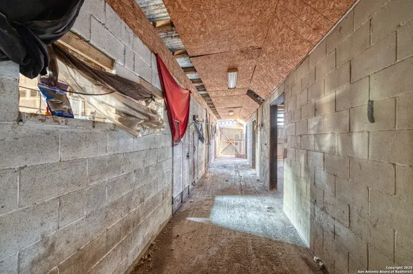 $795,000 | 3936 Farm To Market Road 1052, Uvalde, TX 78801