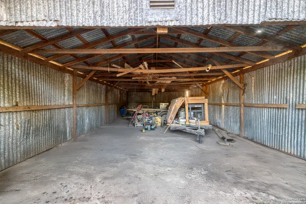 $795,000 | 3936 Farm To Market Road 1052, Uvalde, TX 78801