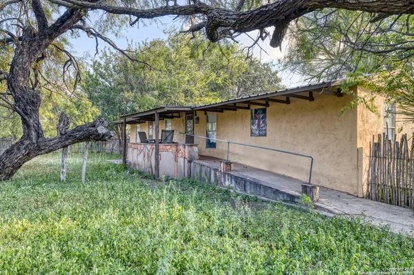 $795,000 | 3936 Farm To Market Road 1052, Uvalde, TX 78801
