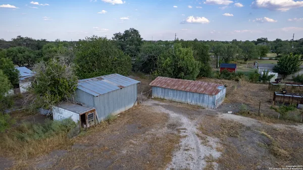 $795,000 | 3936 Farm To Market Road 1052, Uvalde, TX 78801