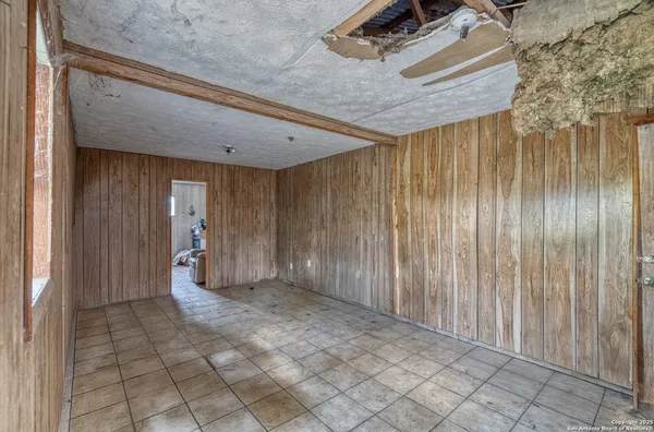 $795,000 | 3936 Farm To Market Road 1052, Uvalde, TX 78801