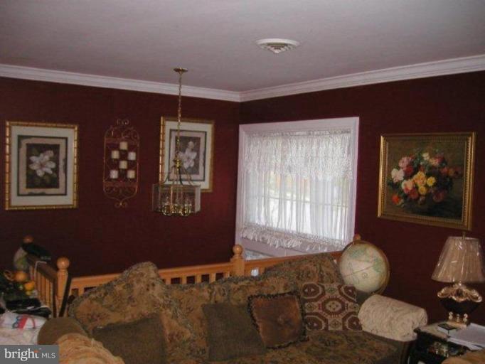 14136 Grayson Road Woodbridge, VA 22191 - Photo 3 of 5 Living Room