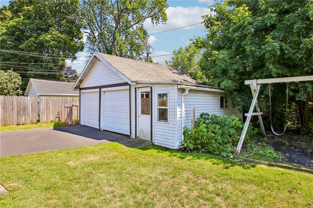 81 Hoover Road Irondequoit, NY 14617 - Photo 28 of 39