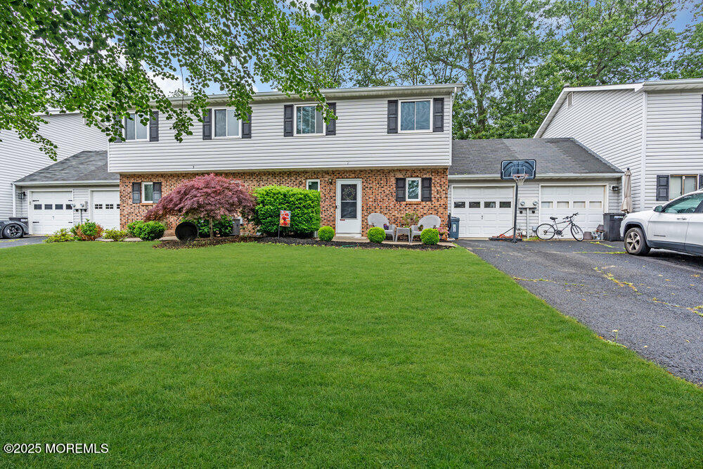 2 Elizabeth Court Howell, NJ 07731 - Photo 3 of 28 003_dsc07716-1_367