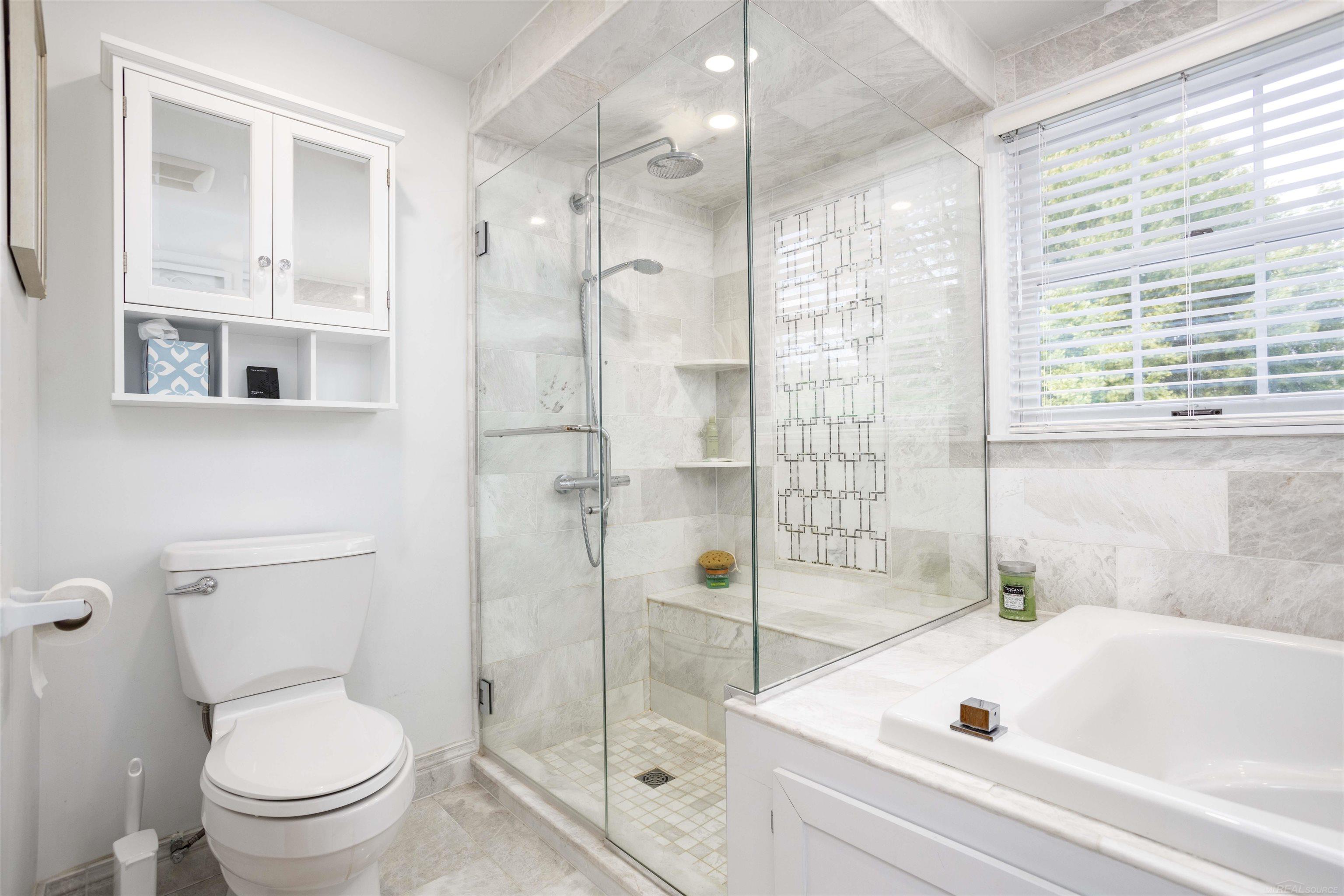 70 Hampton Road Grosse Pointe, MI 48236 - Photo 30 of 56 50112553-29.JPG