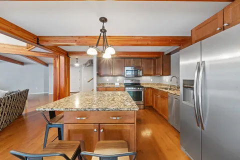 $639,000 | 850 Hillside Drive, Unit GG1, Fontana, WI 53125