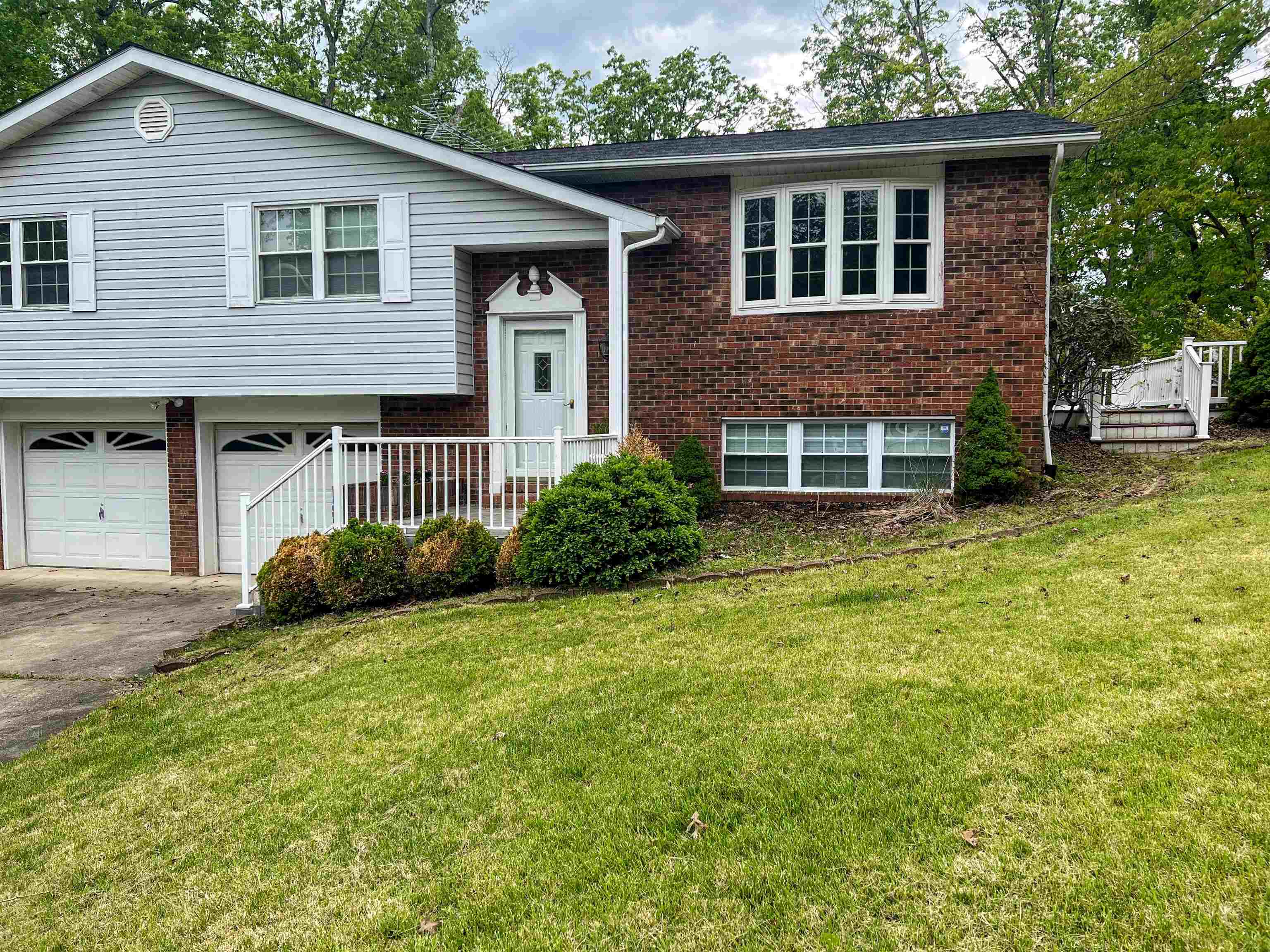 16536 Almond Road Catlettsburg, KY 41129 - Photo 1 of 33