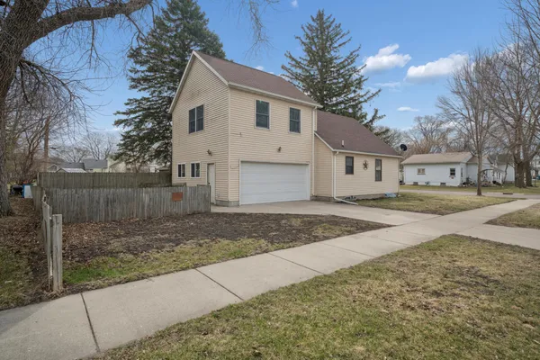 $160,000 | 205 East 11th Street, Fairmont, MN 56031