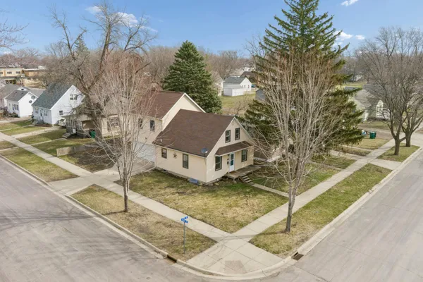 $160,000 | 205 East 11th Street, Fairmont, MN 56031
