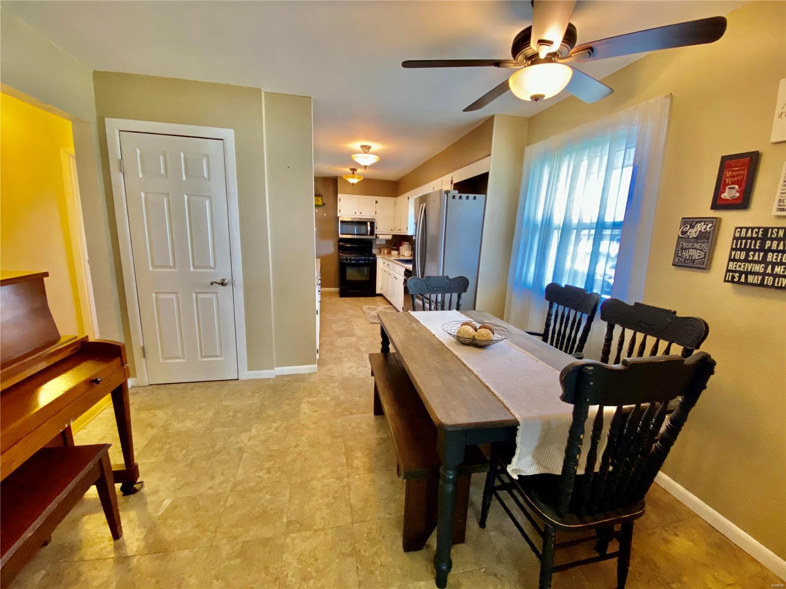207 Edwin Street Brighton, IL 62012 - Photo 7 of 31 Gallery Image 7