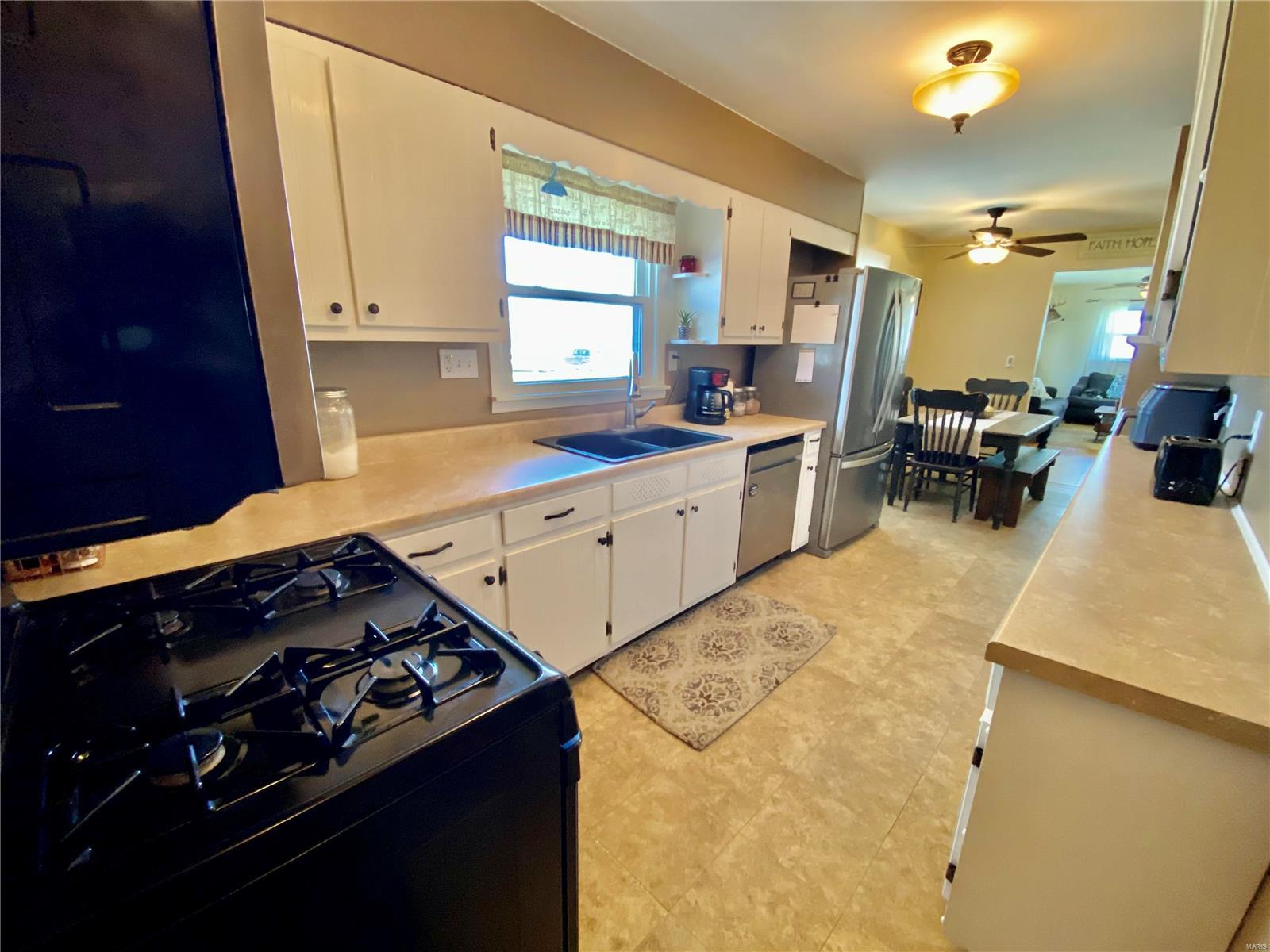 207 Edwin Street Brighton, IL 62012 - Photo 9 of 31 Gallery Image 9