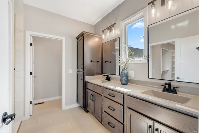 $615,000 | 17645 Monza Pass, Huntertown, IN 46748