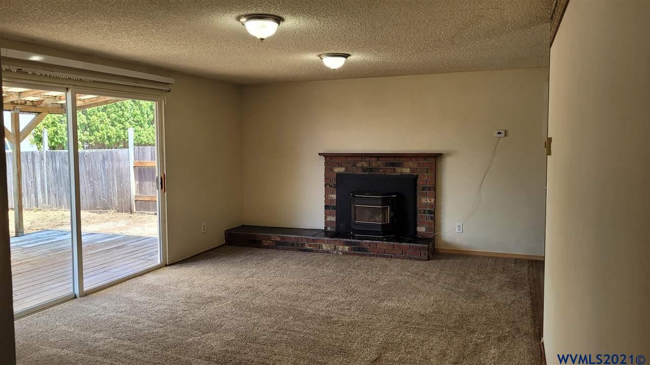 311 Walker Road Lebanon, OR 97355 - Photo 10 of 36 Gallery Image 10