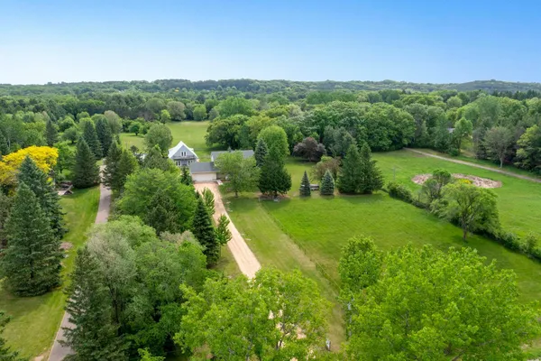 $859,900 | 2733 Neal Avenue North, Stillwater, MN 55082