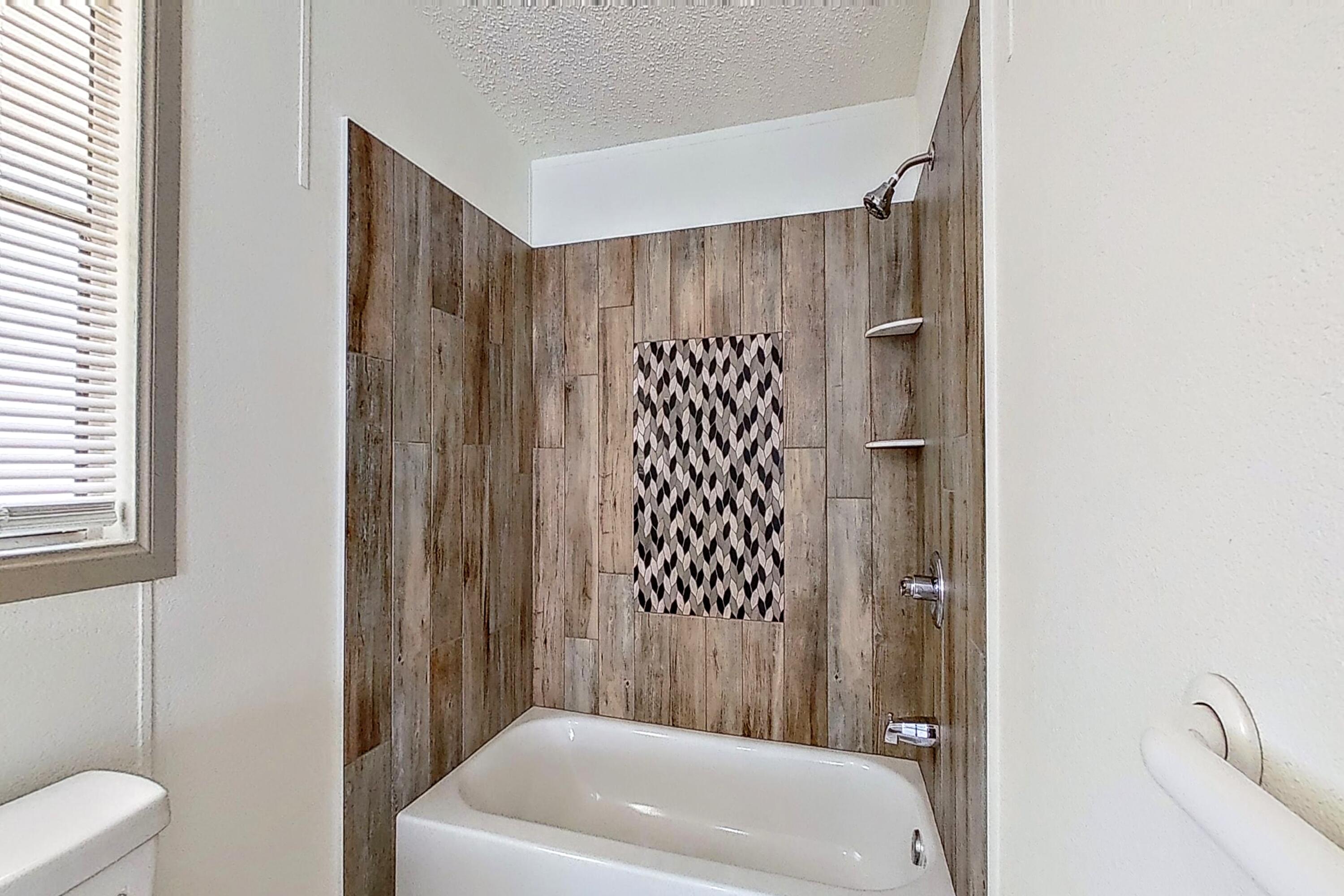 620 West Upjohn Avenue, Unit SPC 33 Ridgecrest, CA 93555 - Photo 21 of 46 master bathroom2