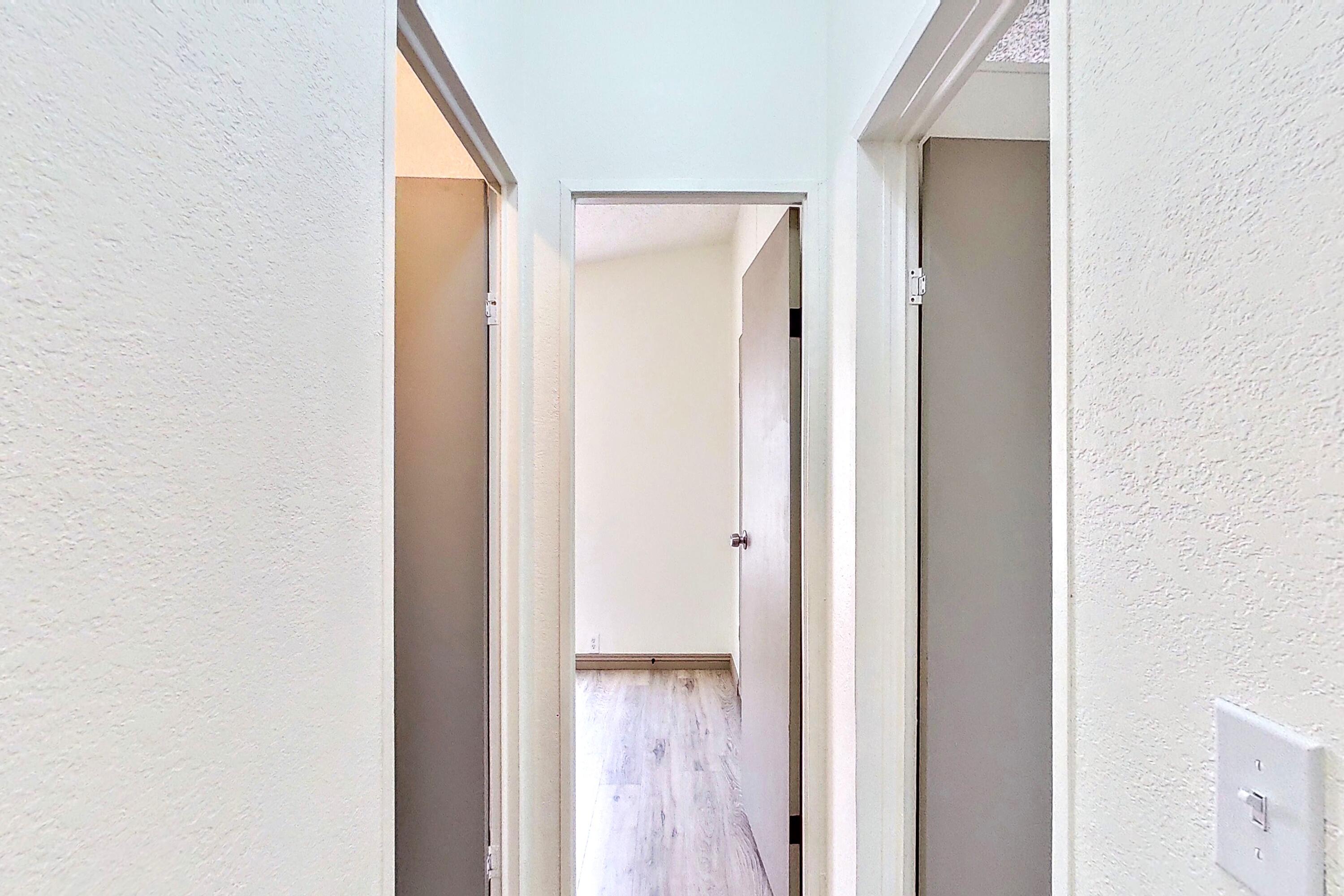620 West Upjohn Avenue, Unit SPC 33 Ridgecrest, CA 93555 - Photo 22 of 46 Hall