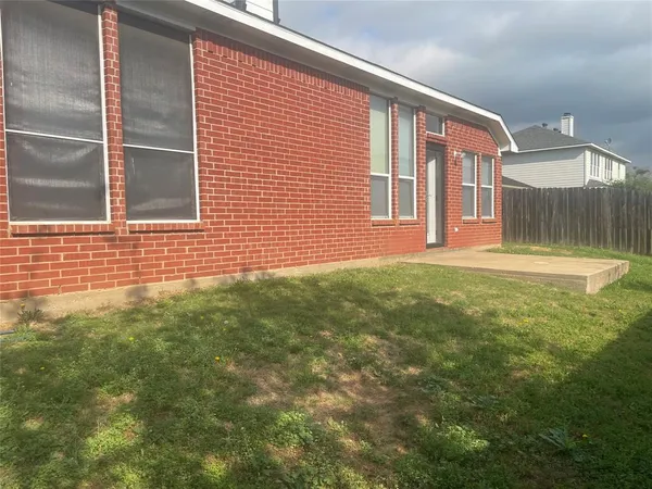 $2,295 | 1825 Kingsbrook Trail, Fort Worth, TX 76120