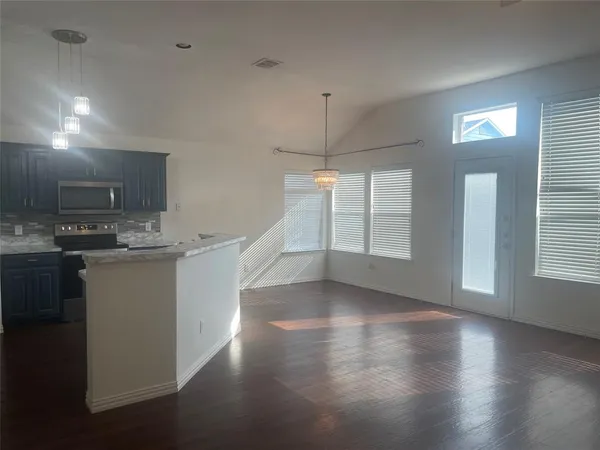 $2,295 | 1825 Kingsbrook Trail, Fort Worth, TX 76120