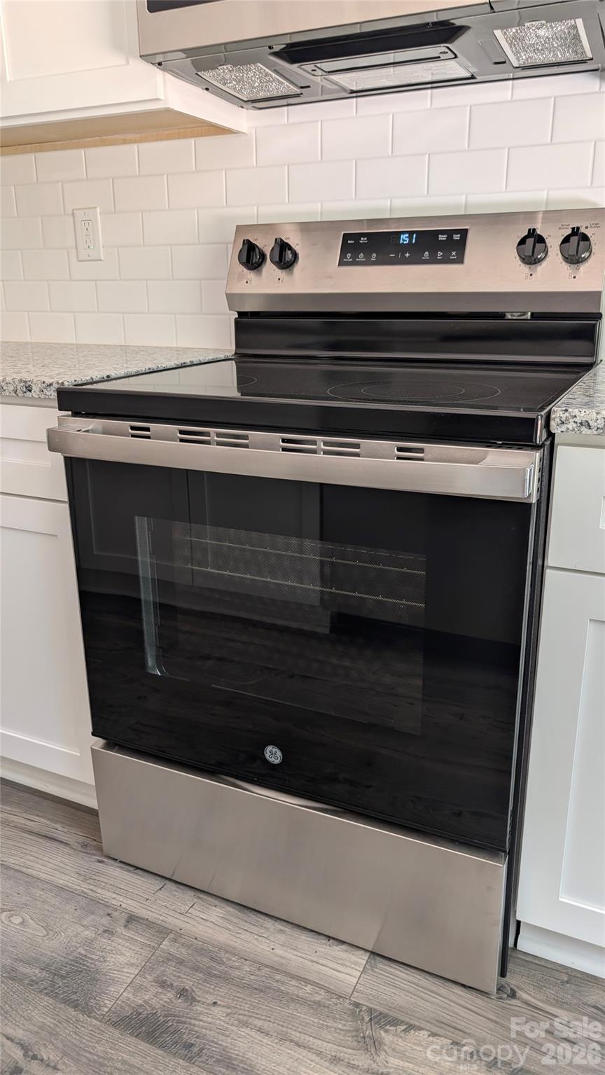 3339 Lesslie Highway, Unit 2 Rock Hill, SC 29730 - Photo 38 of 46 a close view of stove top oven