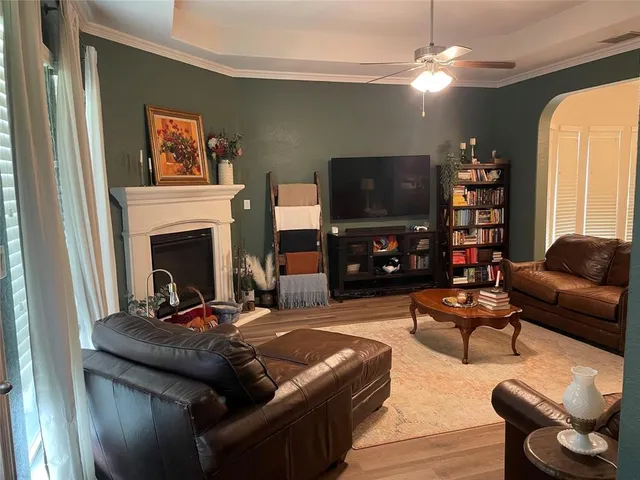 $399,000 | 208 Mineral Point Drive, Aledo, TX 76008