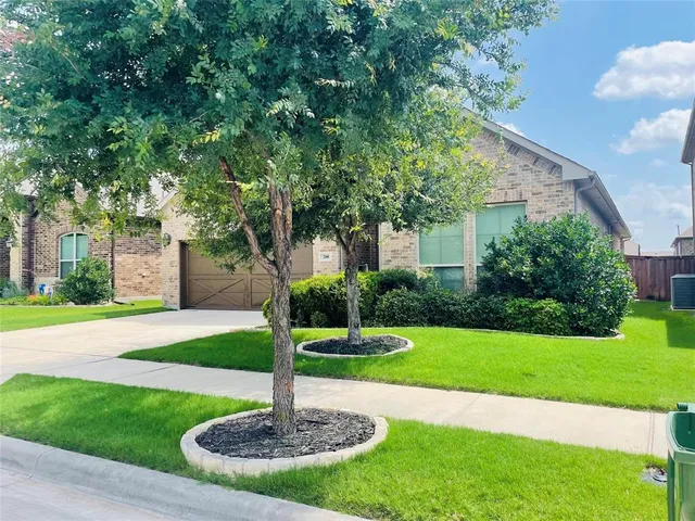 $399,000 | 208 Mineral Point Drive, Aledo, TX 76008
