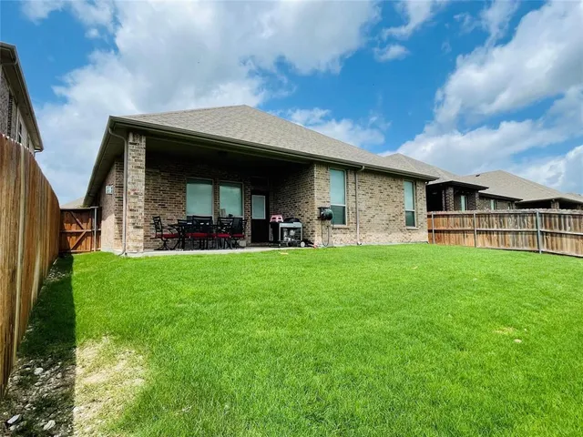 $399,000 | 208 Mineral Point Drive, Aledo, TX 76008