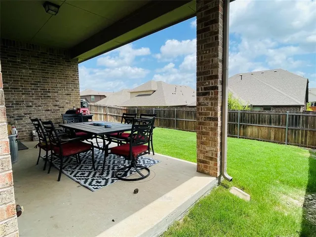 $399,000 | 208 Mineral Point Drive, Aledo, TX 76008