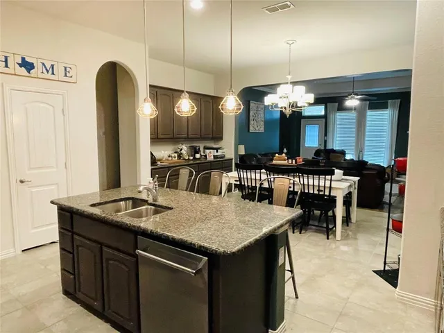 $399,000 | 208 Mineral Point Drive, Aledo, TX 76008