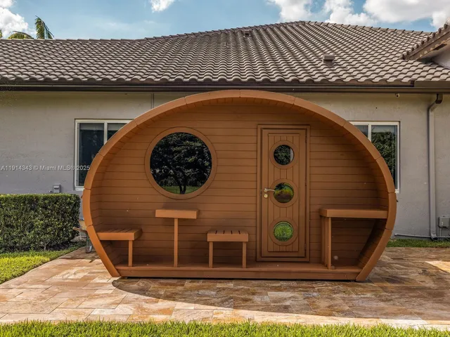 $2,500,000 | 12995 Southwest 40 Street, Davie, FL 33330