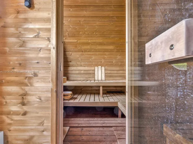 $2,500,000 | 12995 Southwest 40 Street, Davie, FL 33330