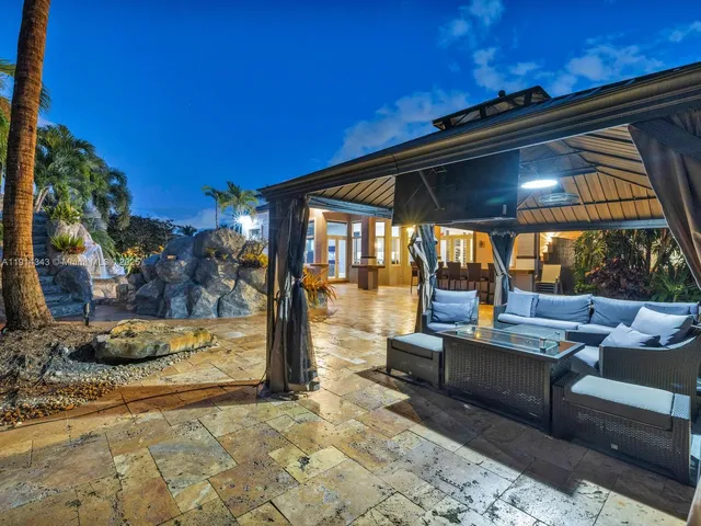 $2,500,000 | 12995 Southwest 40 Street, Davie, FL 33330