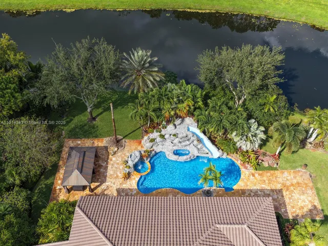 $2,500,000 | 12995 Southwest 40 Street, Davie, FL 33330