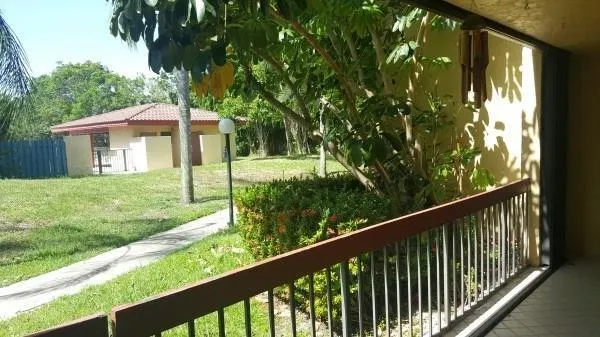 $2,000 | 733 Southeast 1st Way, Unit 104, Deerfield Beach, FL 33441