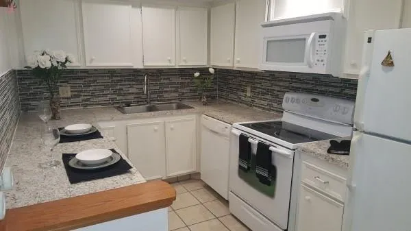 $2,000 | 733 Southeast 1st Way, Unit 104, Deerfield Beach, FL 33441