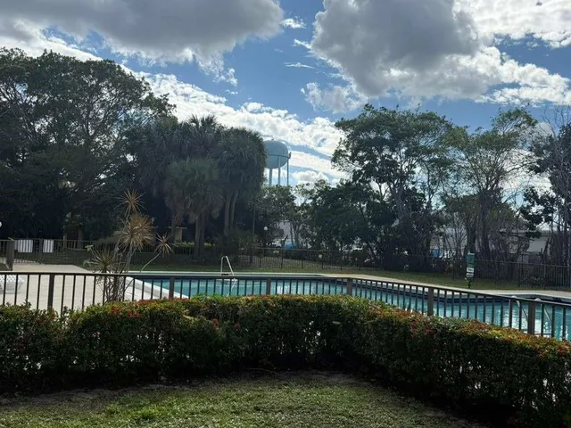 $2,000 | 733 Southeast 1st Way, Unit 104, Deerfield Beach, FL 33441