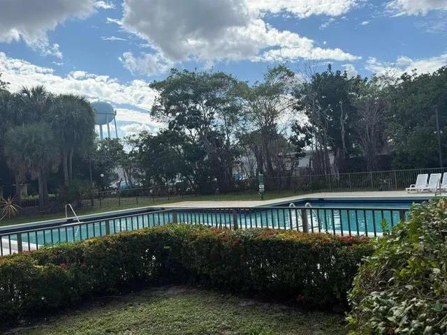 $2,000 | 733 Southeast 1st Way, Unit 104, Deerfield Beach, FL 33441