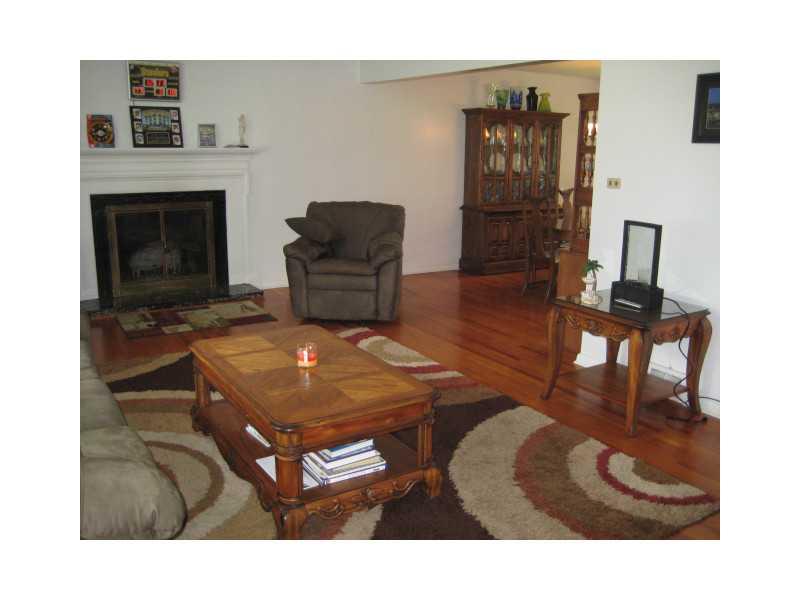 345 Johnston Road Upper St. Clair, PA 15241 - Photo 6 of 25 Living Room.