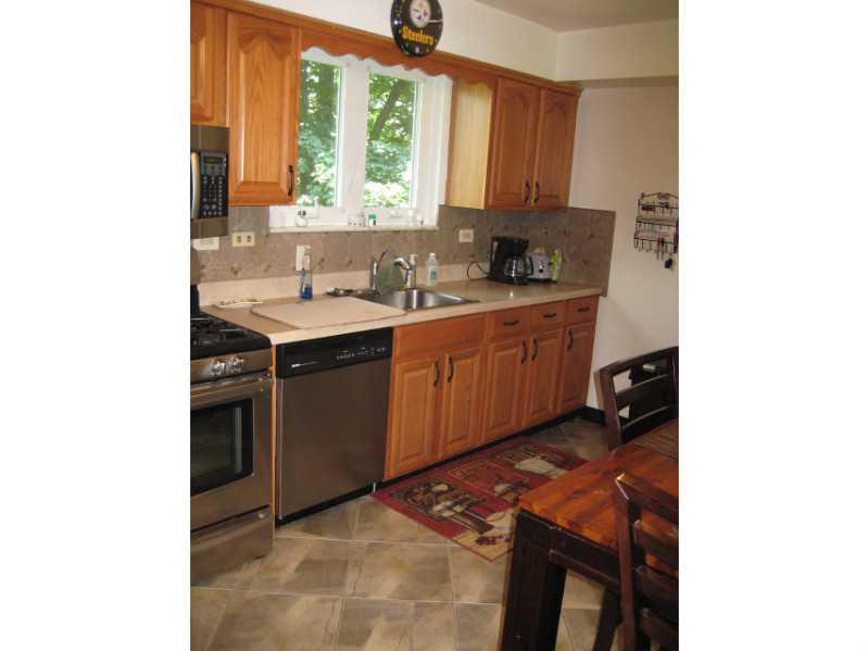345 Johnston Road Upper St. Clair, PA 15241 - Photo 7 of 25 Kitchen.
