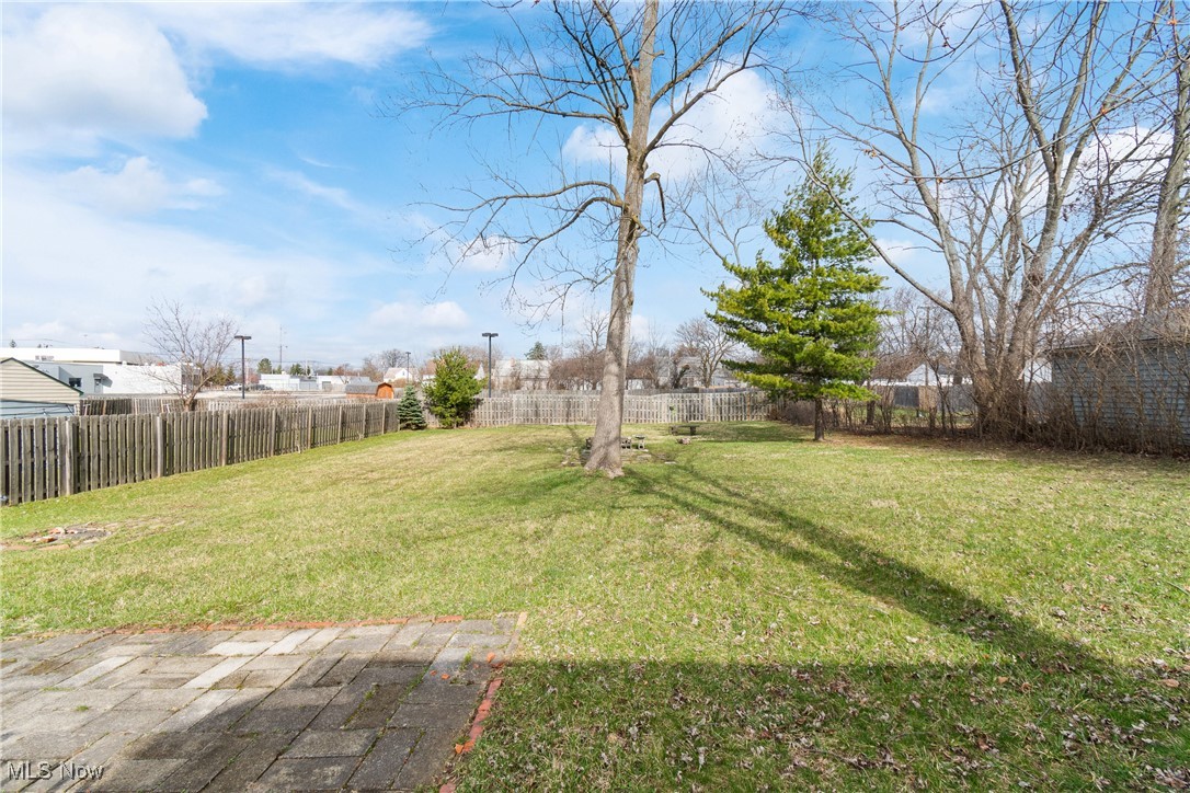 37 Greencroft Road Bedford, OH 44146 - Photo 24 of 27