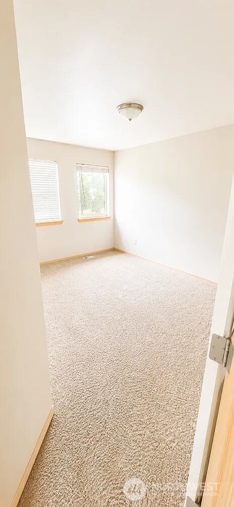 2422 Stafford Way Bothell, WA 98012 - Photo 23 of 32 Gallery Image 23