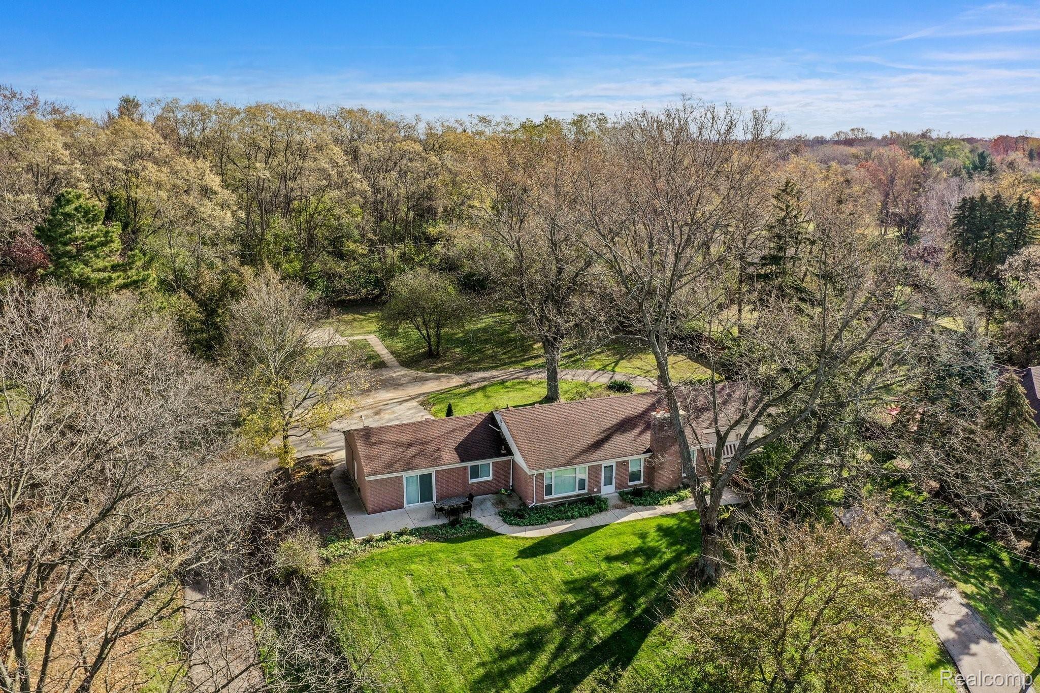 25304 Farmington Road Farmington, MI 48336 - Photo 1 of 62 Front aerial view