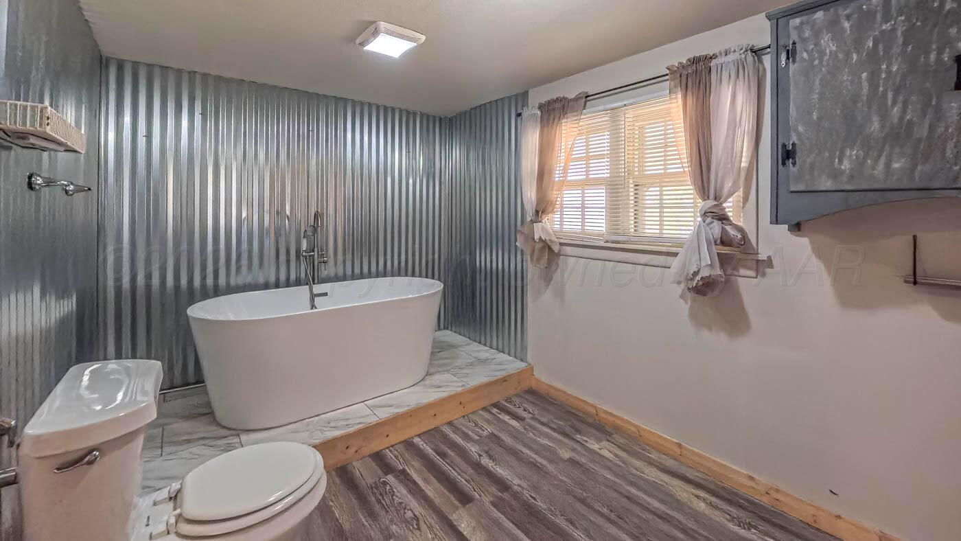 405 South Ridgeland Avenue Fritch, TX 79036 - Photo 11 of 25 img (11 of 25)